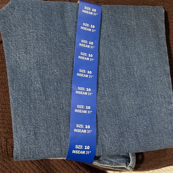 Gloria Vanderbilt Jeans - Picture 8 of 8